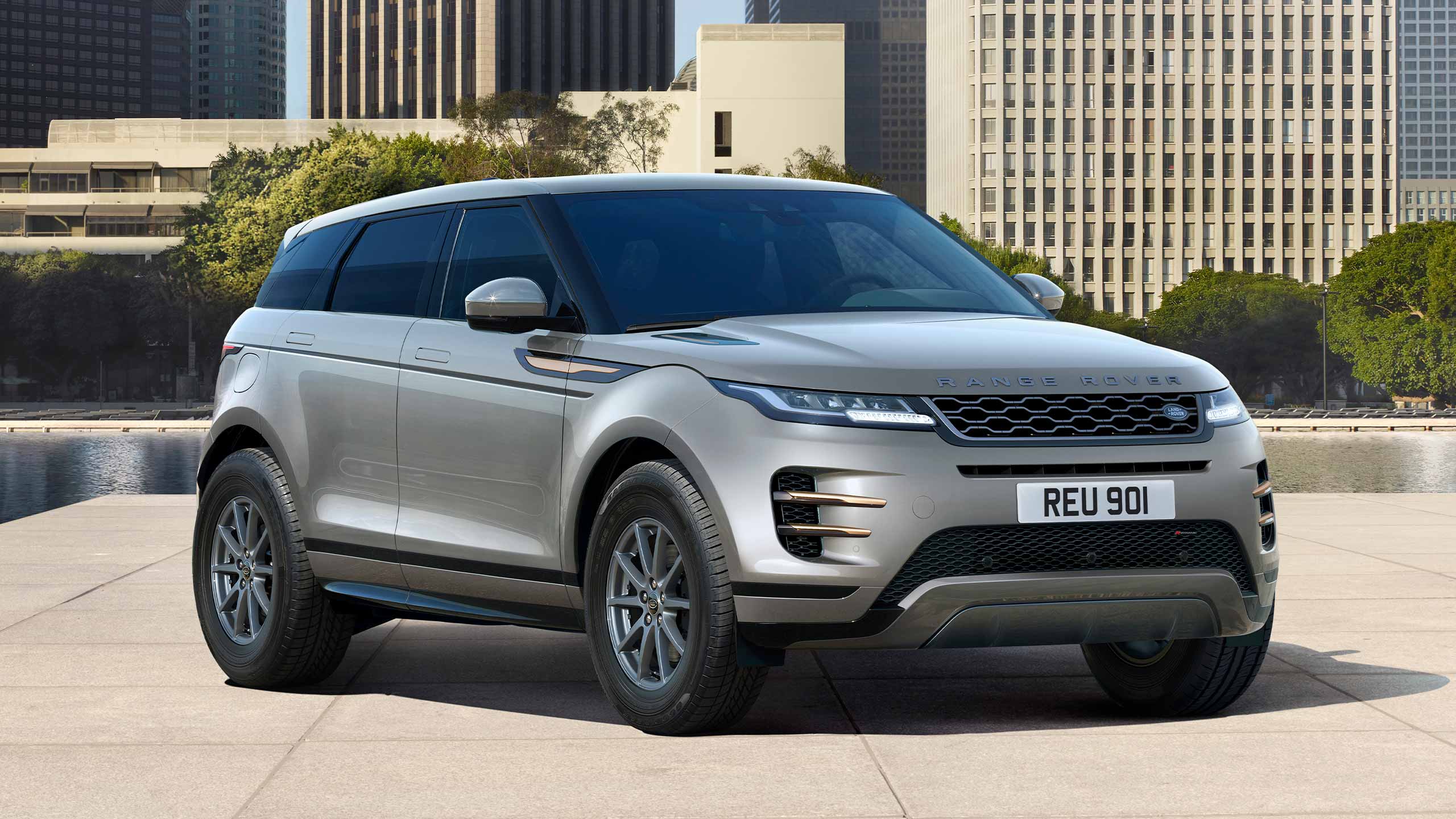 Range Rover Evoque R-Dynamic S em Seoul Pearl Silver